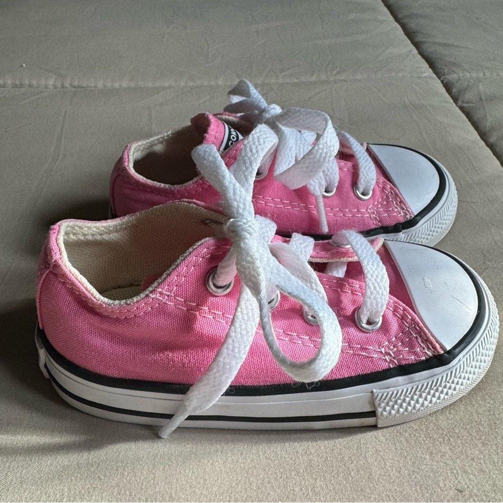 Converse Infant Sz. 6 Pink Tennis Shoes